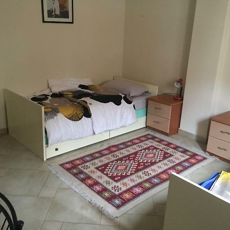 Nina Guest House Тирана Экстерьер фото