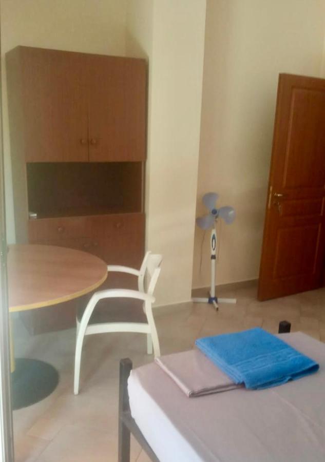 Nina Guest House Тирана Экстерьер фото