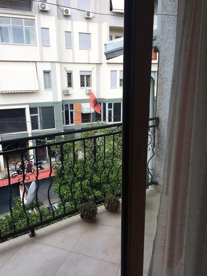 Nina Guest House Тирана Экстерьер фото