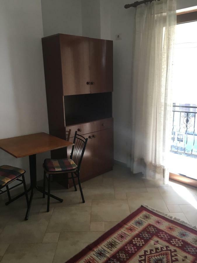 Nina Guest House Тирана Экстерьер фото