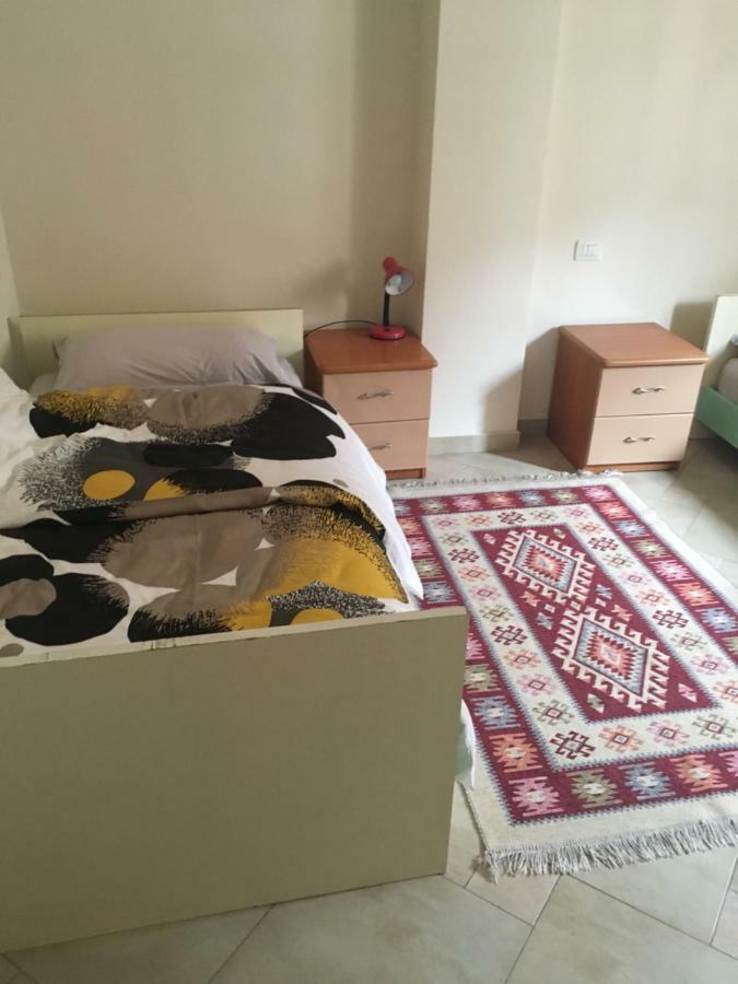 Nina Guest House Тирана Экстерьер фото